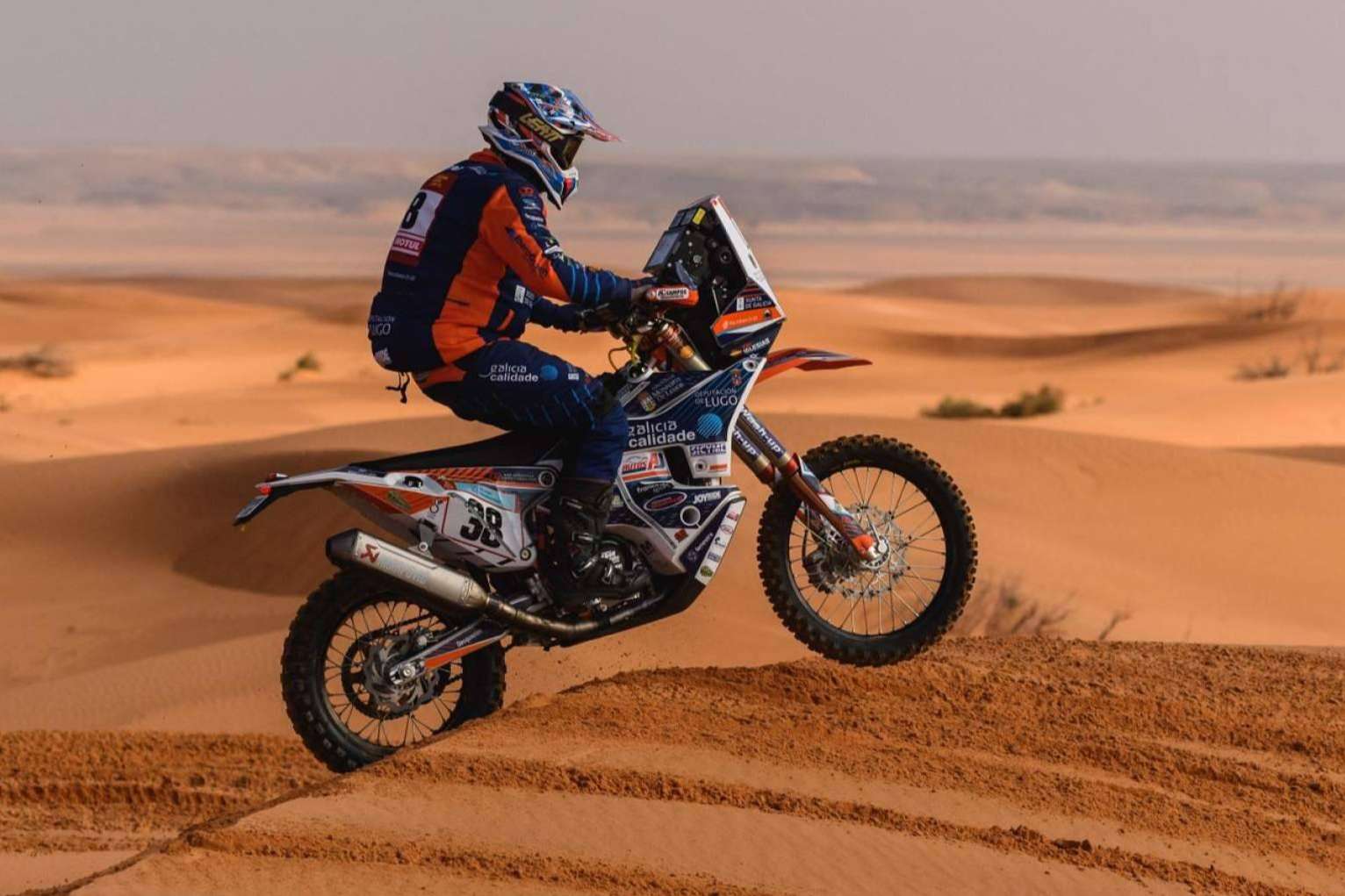 ¿Dónde encontrar equipación Dakar? ADHESIVOSEMBARRADOS