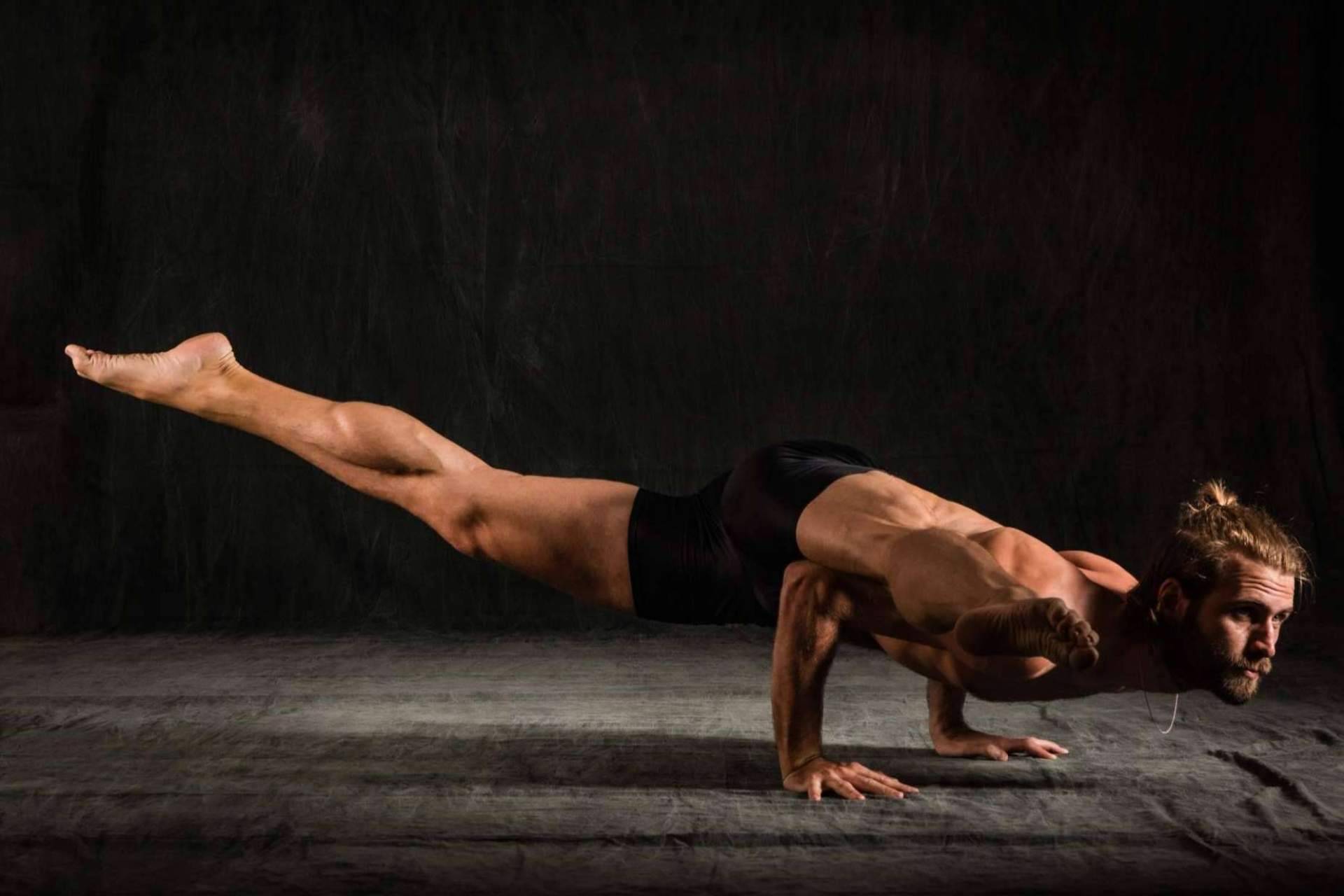 ¿Cuáles son los beneficios de realizar rocket yoga de la mano de numen?