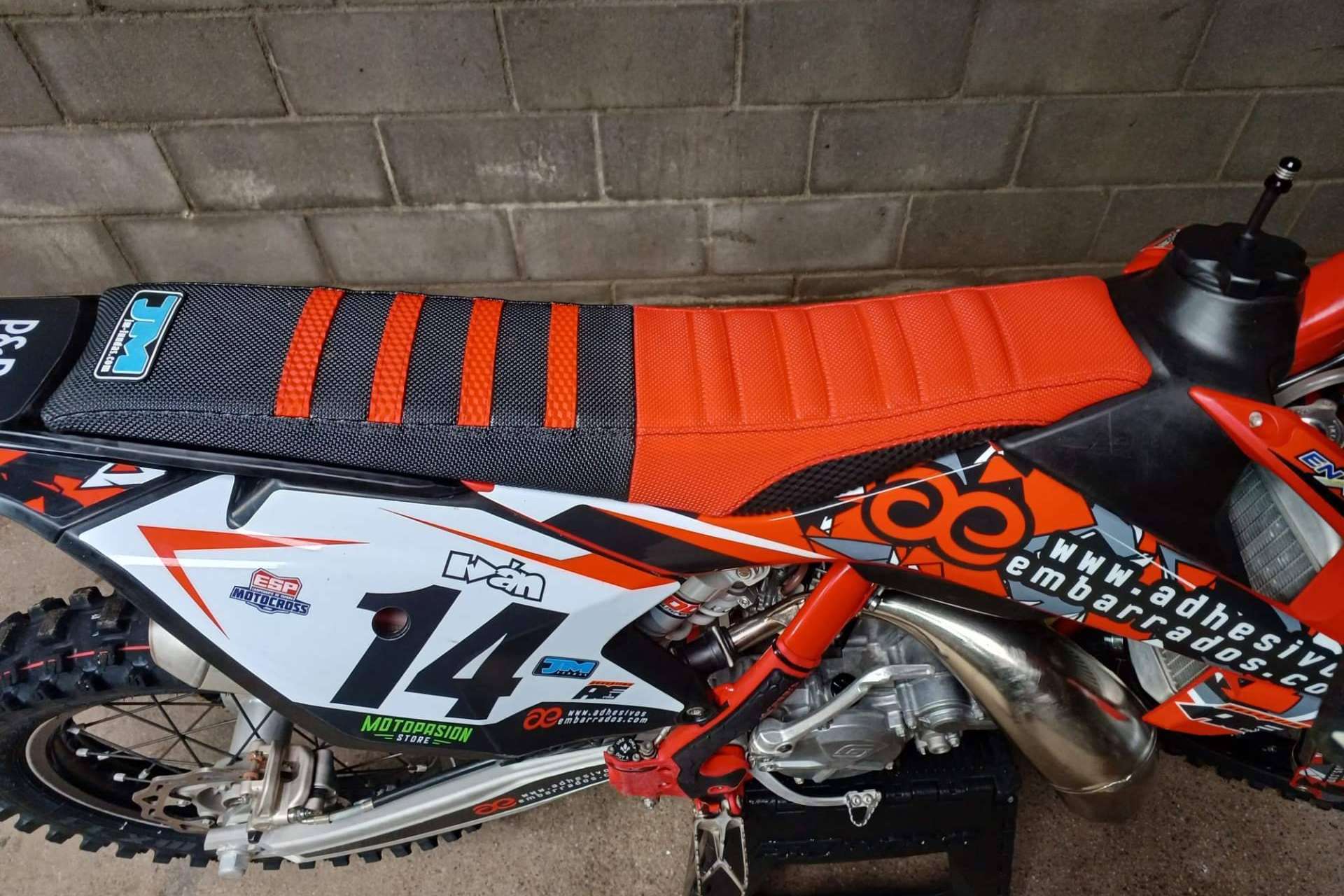 Personalizar fundas de asiento de moto con JM-Fundas