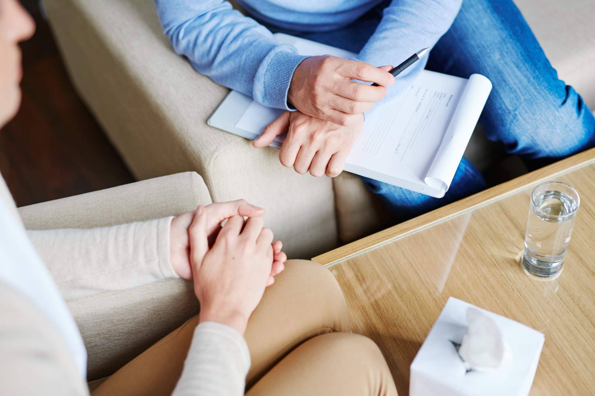 ¿Cómo la terapia emocional puede ayudar a mejorar la autoestima y terminar con la ansiedad?, por Laura Torres