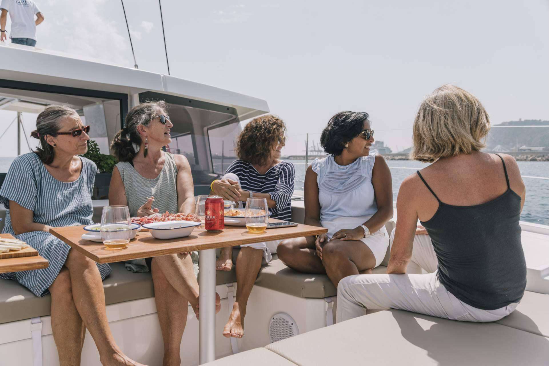 Disfrutar de la Copa América de Barcelona 2024 con un servicio de alquiler catamarán Barcelona
