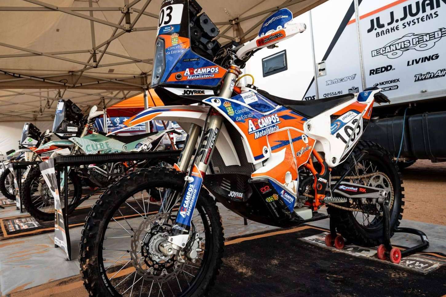ADHESIVOSEMBARRADOS ofrece numerosos adhesivos motocross
