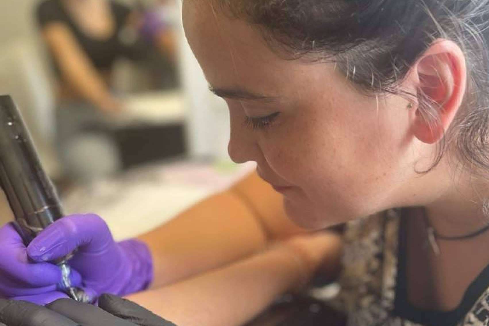 Tatuajes Hechos con Amor realiza tatuajes personalizados que cuentan una historia