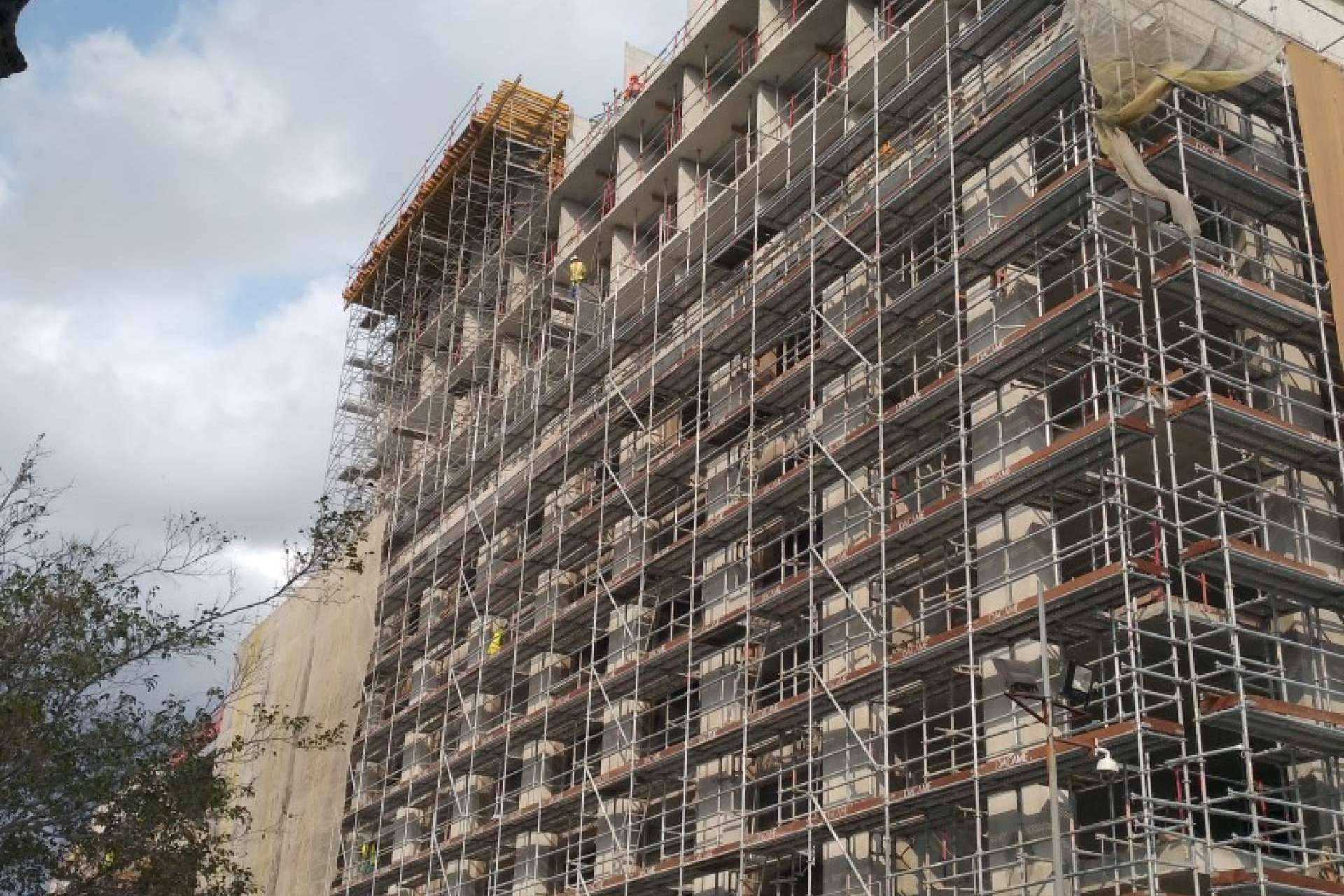 Los andamios europeos de acero de IBERANDAMIOS facilitan la logística en el sector de la construcción