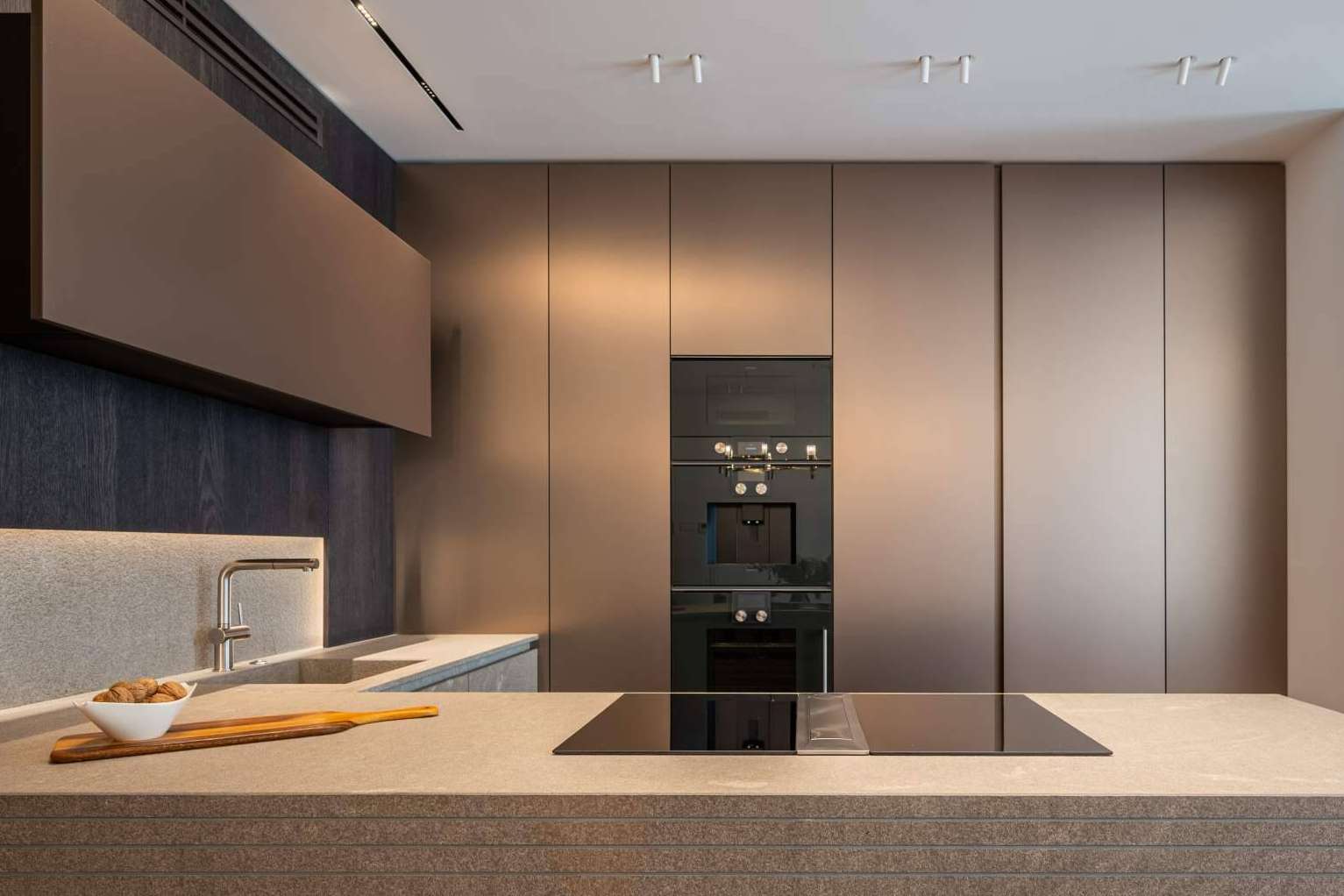 Homely One; La Estrategia de Inversión en Inmuebles para Alquiler Turístico y Profesional