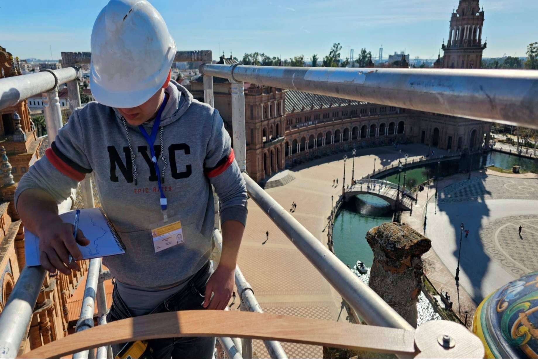 Escaneo y reproducción para la restauración del patrimonio en la plaza de España de Sevilla, con Sumiserán S.L