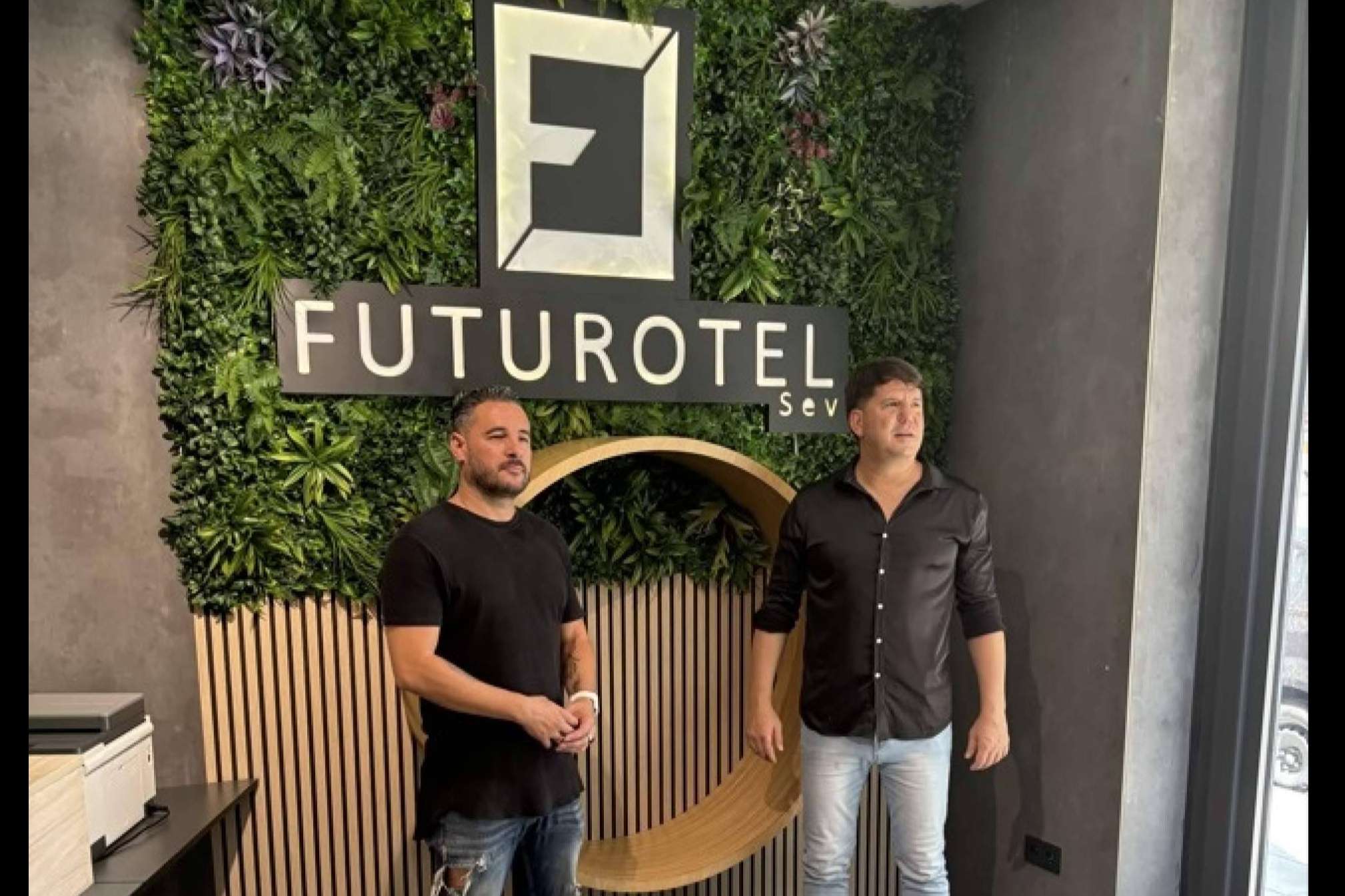 Futurotel, la cadena de hoteles inteligentes se convierte en patrocinador principal de Andy y Lucas