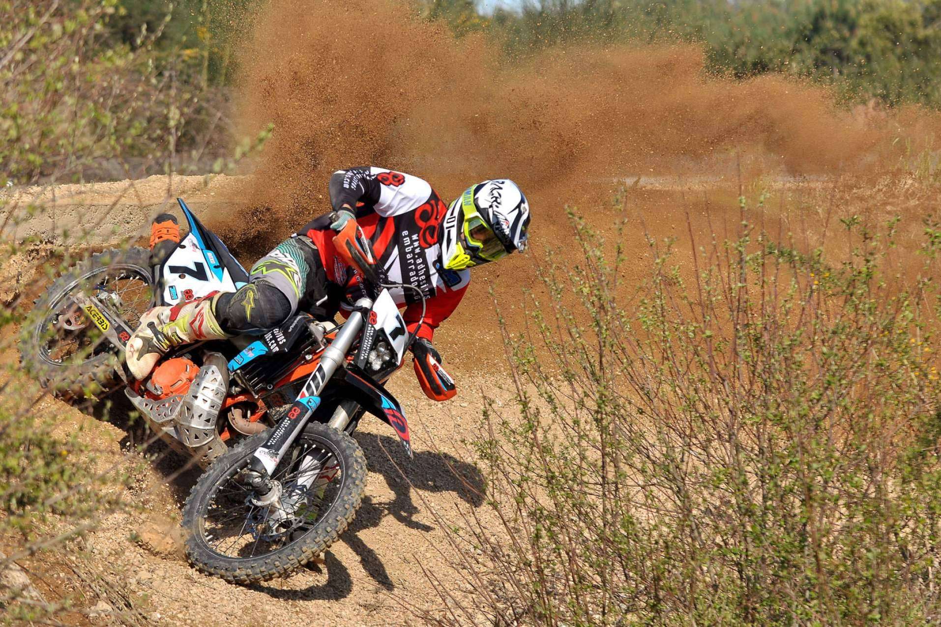 Adhesivos personalizados para motos de motocross