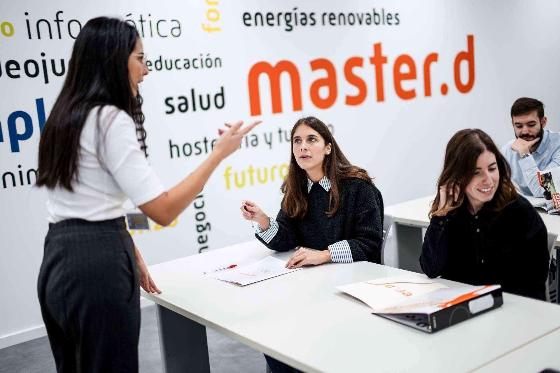MasterD impulsa la formación de controladores aéreos con prácticas y bolsa de empleo para facilitar el acceso al sector