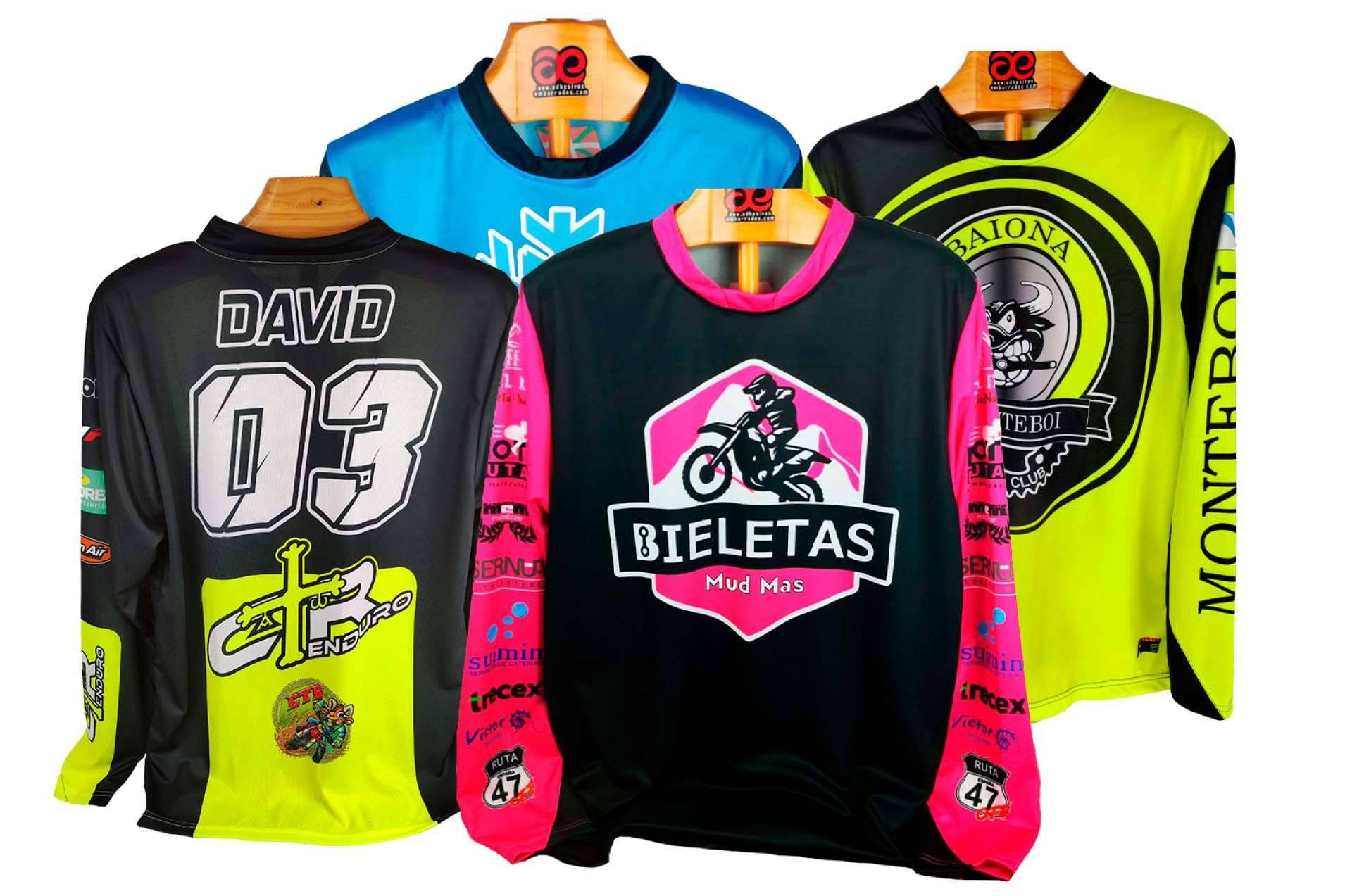 Personalización y resistencia en equipaciones offroad para la nueva temporada con ADHESIVOSEMBARRADOS