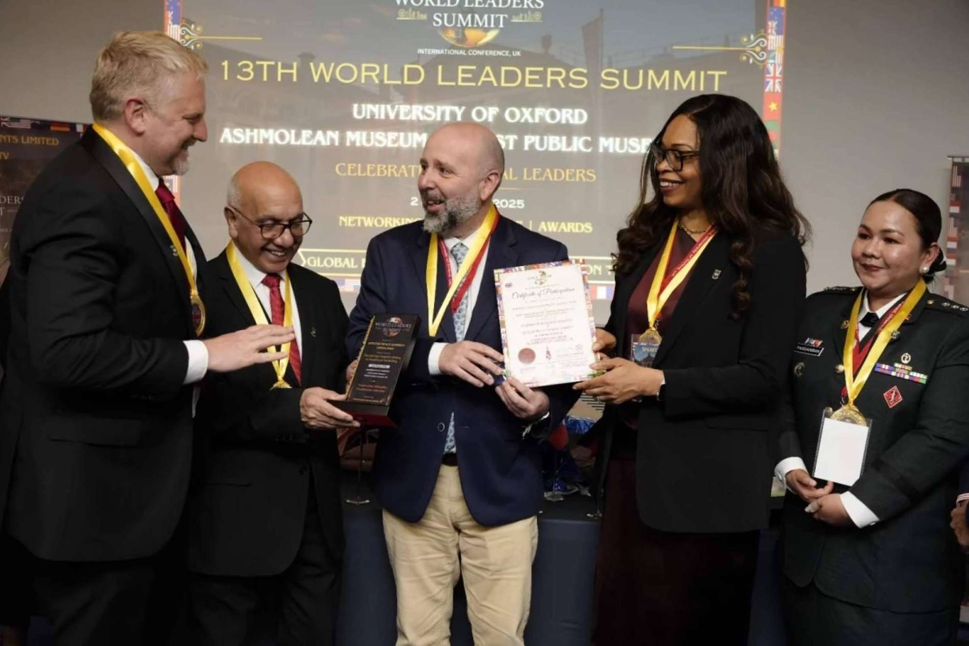 Appleton Private University recibe premio por su énfasis en habilidades interpersonales en ceremonia en la Universidad de Oxford