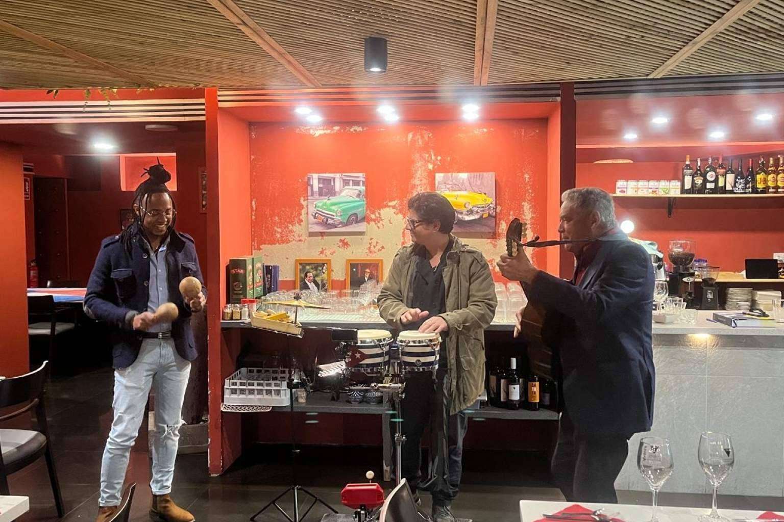 Son's Cubanos transforma Tarragona con noches temáticas de sabor, ritmo y tradición caribeña
