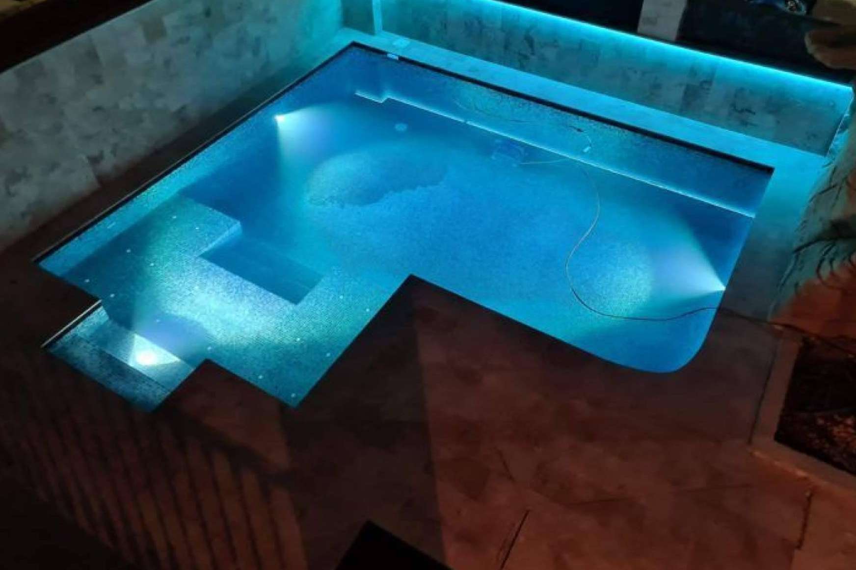 Eficiencia, resistencia y color; así es la Gama EcoLume 28 para piscinas de Swimhome