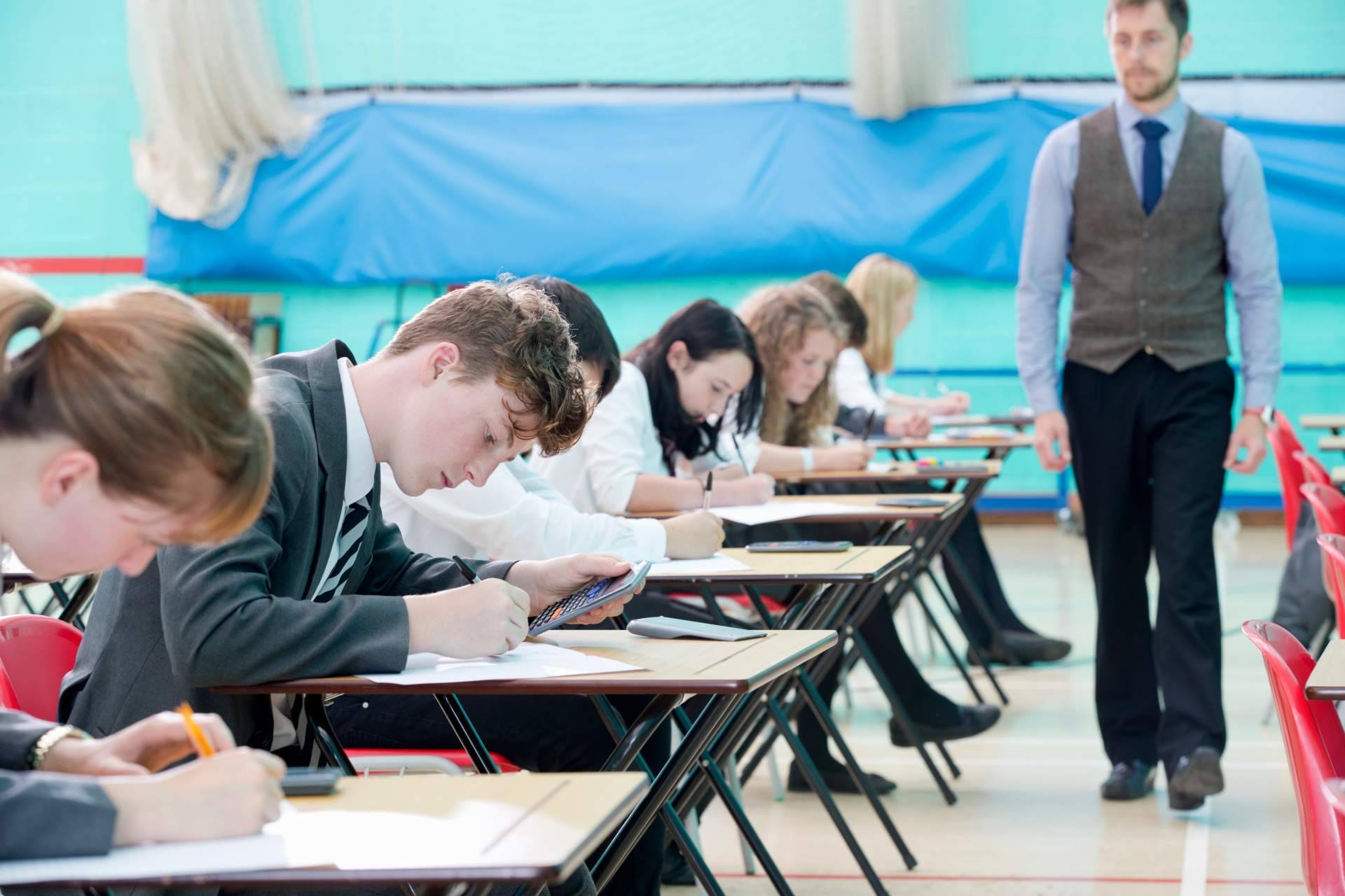 Cómo preparar los exámenes de universidad con ApruebaTodo
