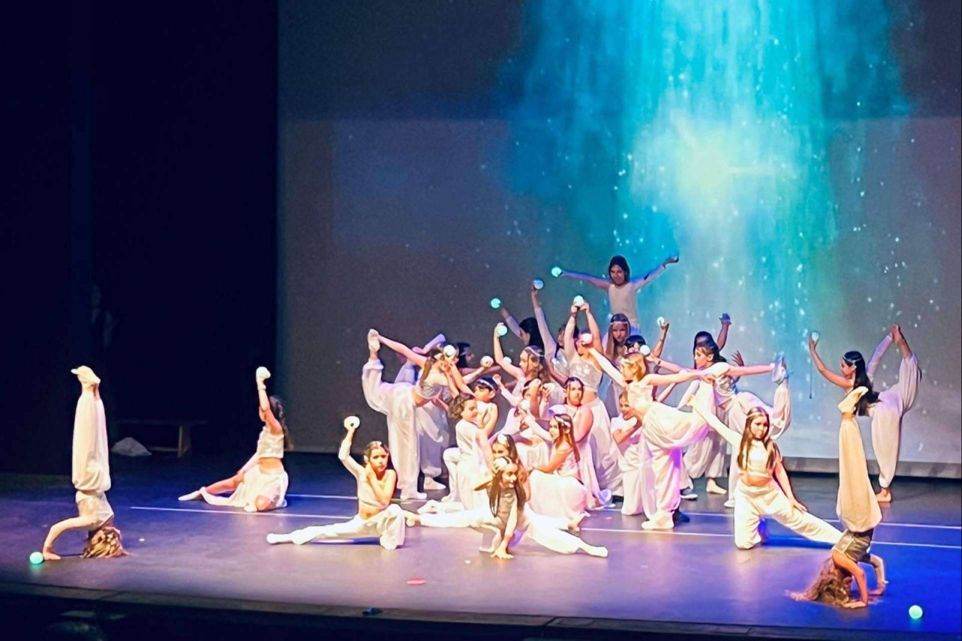 Un club del patio que llegó a la final; el equipo de Acro Dance del colegio Green Stone conquista 'Tú Sí Que Molas'