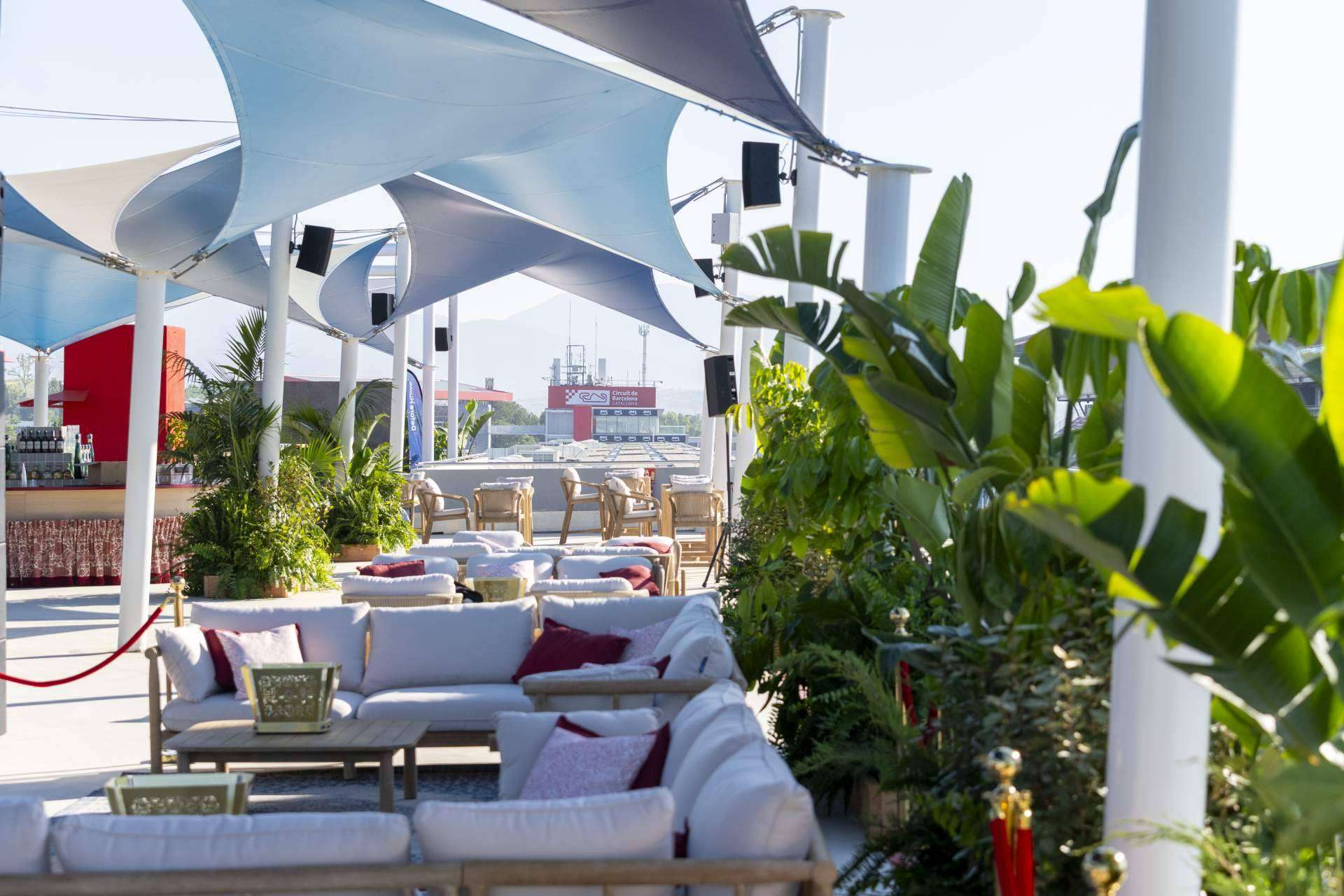 Defora Home vistió con diseño mediterráneo el exclusivo Pit Lane Lounge de la Fórmula 1 en Montmeló