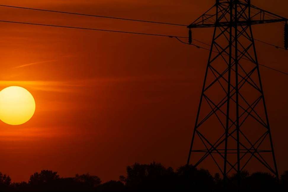 AleaSoft; La ola de calor anticipa un verano con alta demanda de electricidad y precios al alza