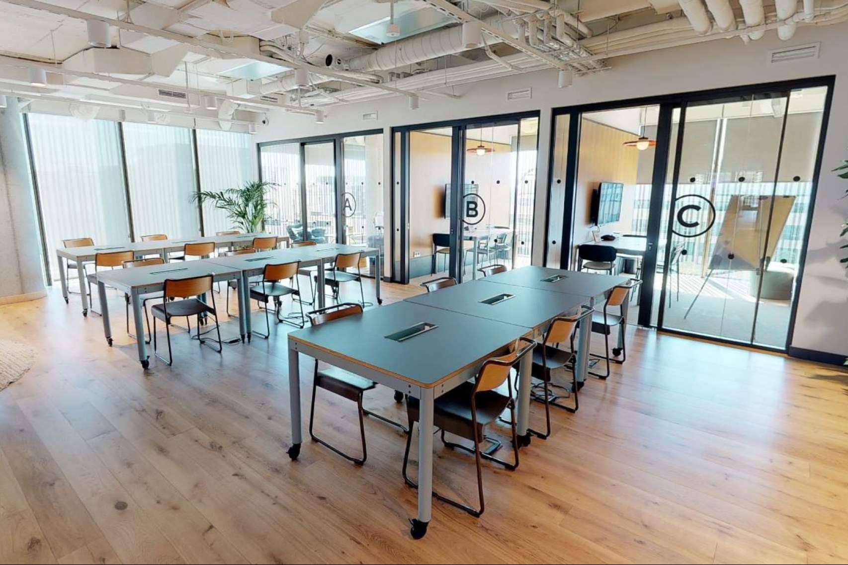 Cómo calcular el tamaño ideal de oficina para una startup?; Guía práctica para evitar errores