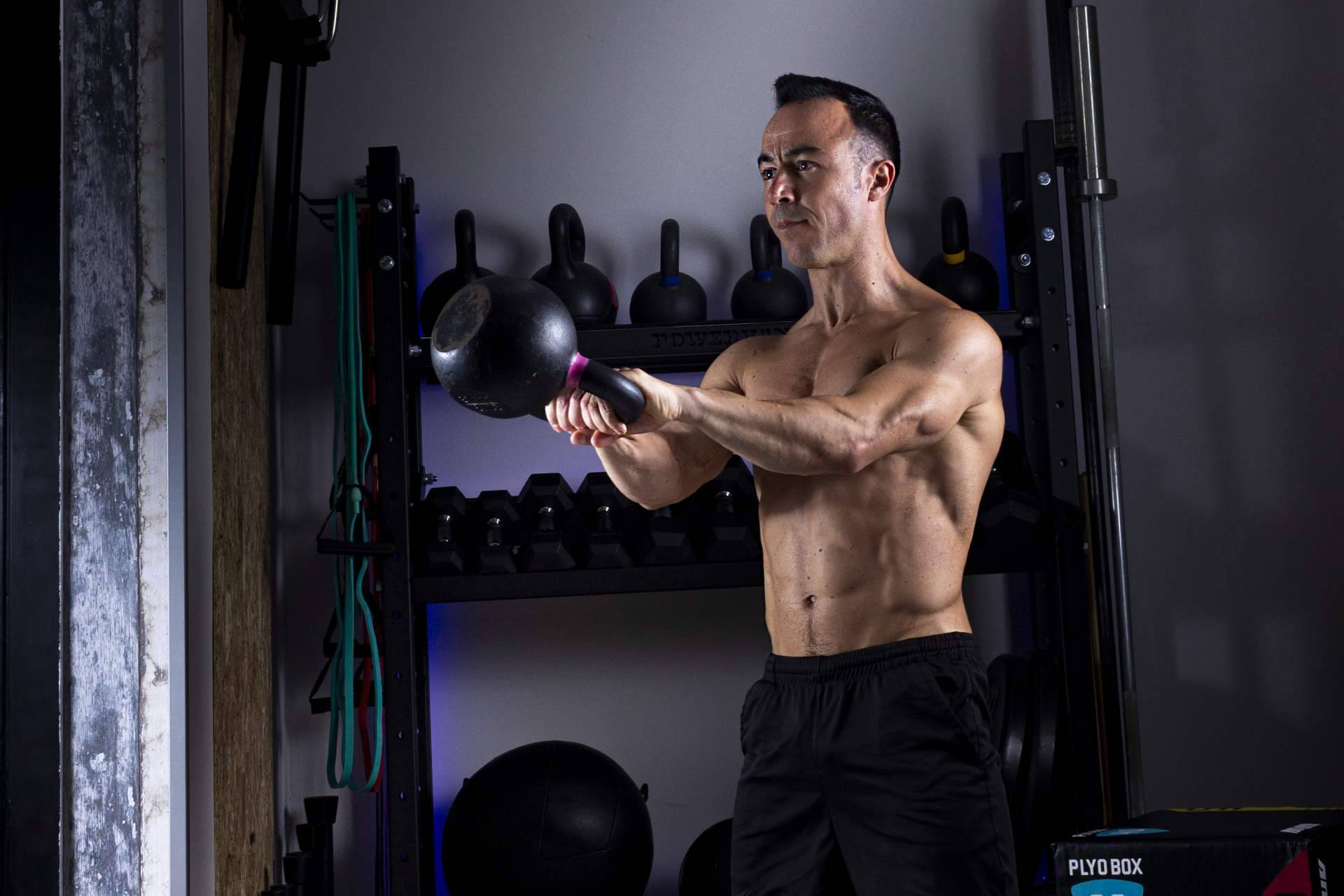 ¿Por qué se ha vuelto tan popular el entrenamiento con kettlebells?