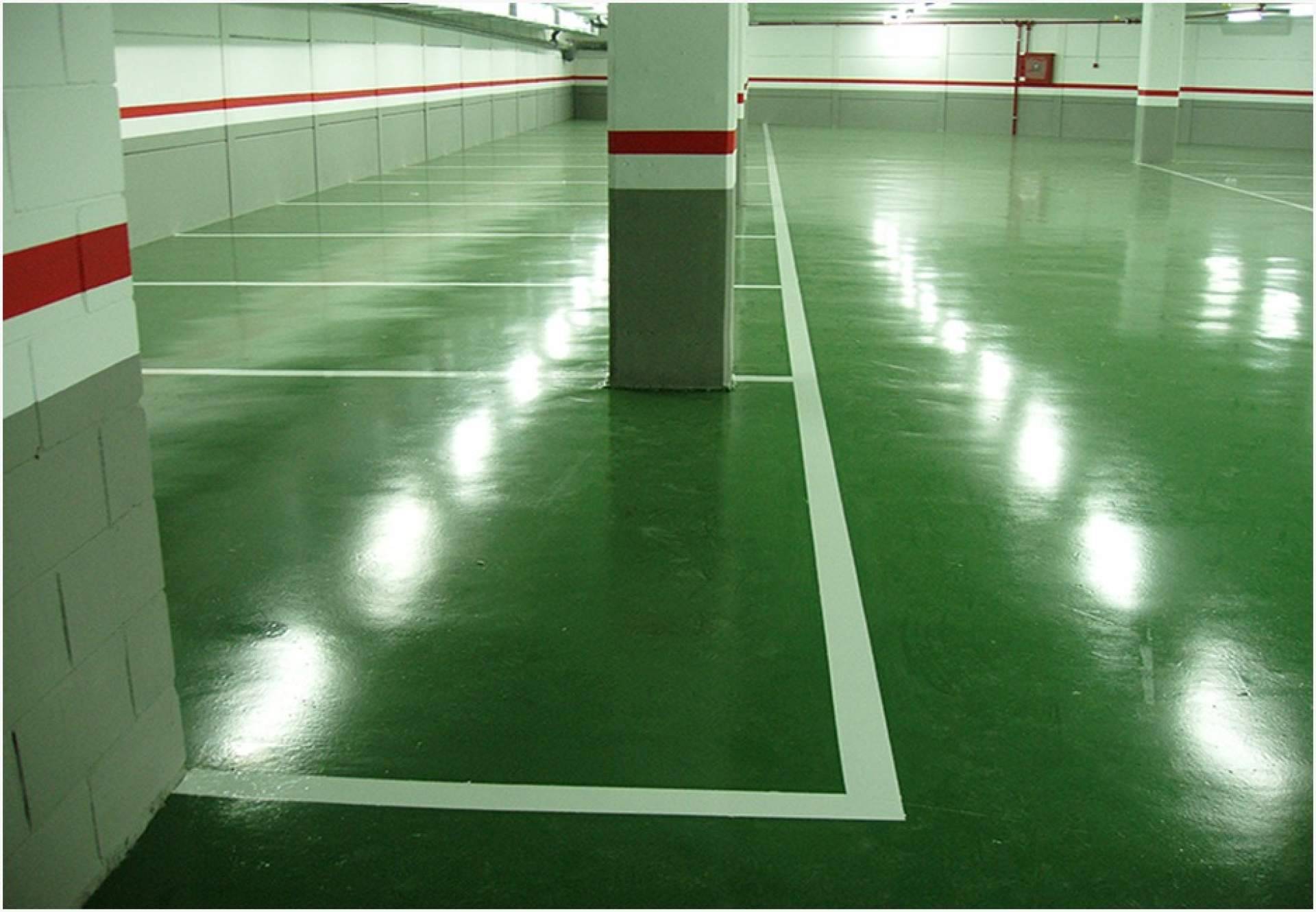 Ventajas de los pavimentos continuos de resina en naves industriales y parkings