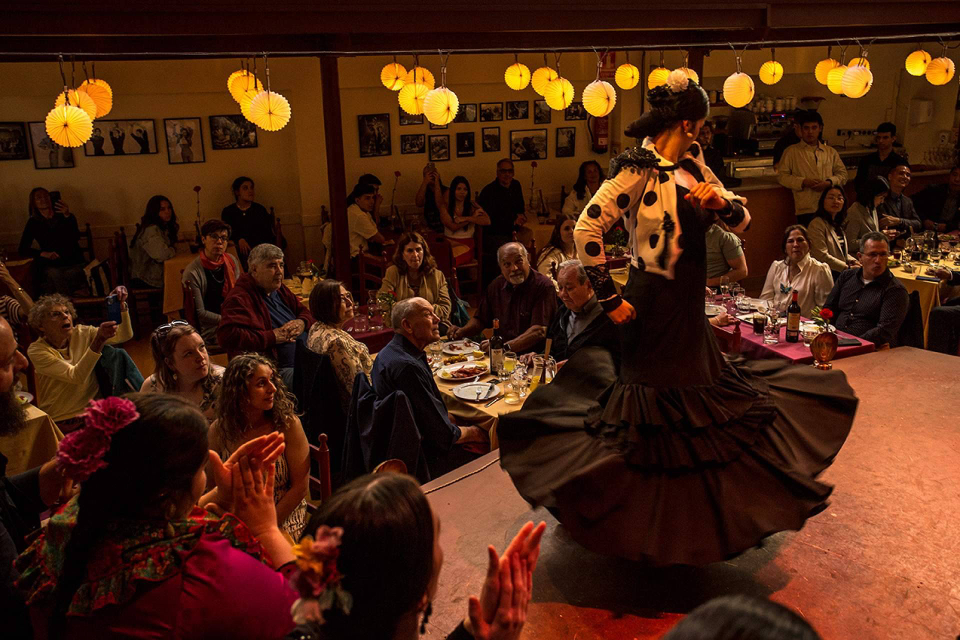 Los españoles se apropian de los tablaos y el flamenco; el caso Tablao de Carmen Flamenco