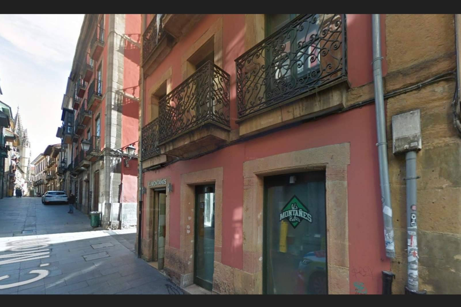 Oportunidad para inversores; Subasta de edificio completo en el casco antiguo de Oviedo