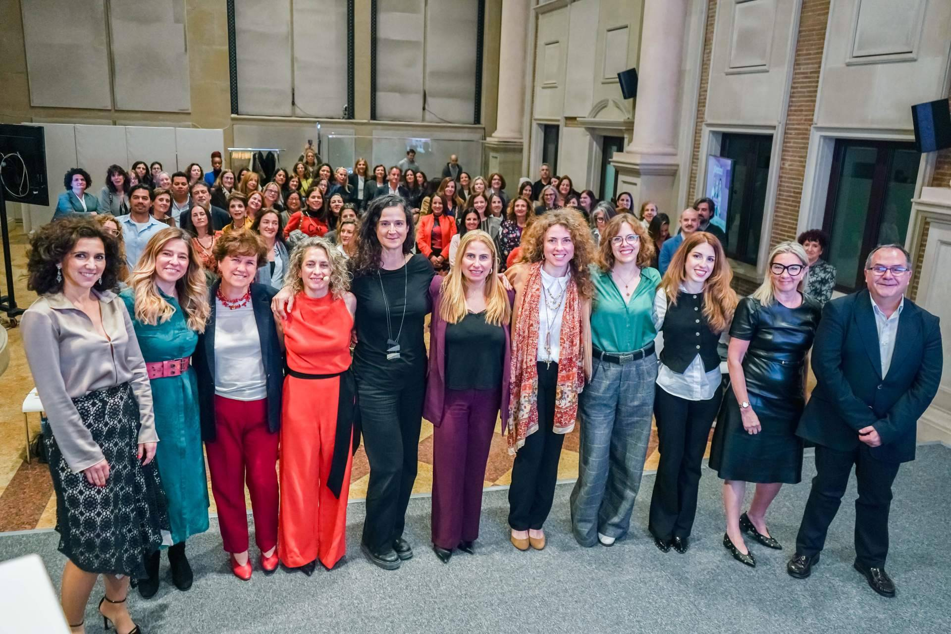 España supera el millón de parados +45; Womenalia y We4All alertan sobre el talento senior desaprovechado