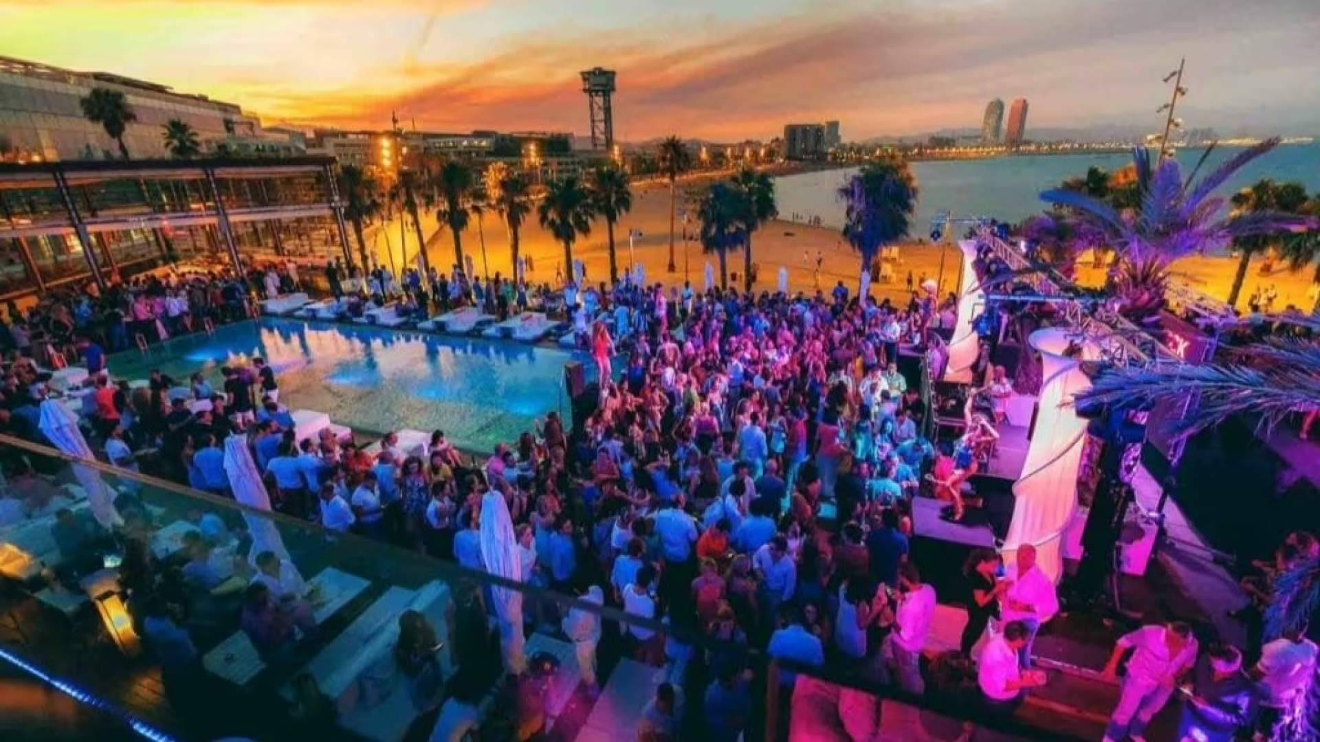 Barcelona da la bienvenida al verano 2026 con el regreso de los beach clubs más exclusivos