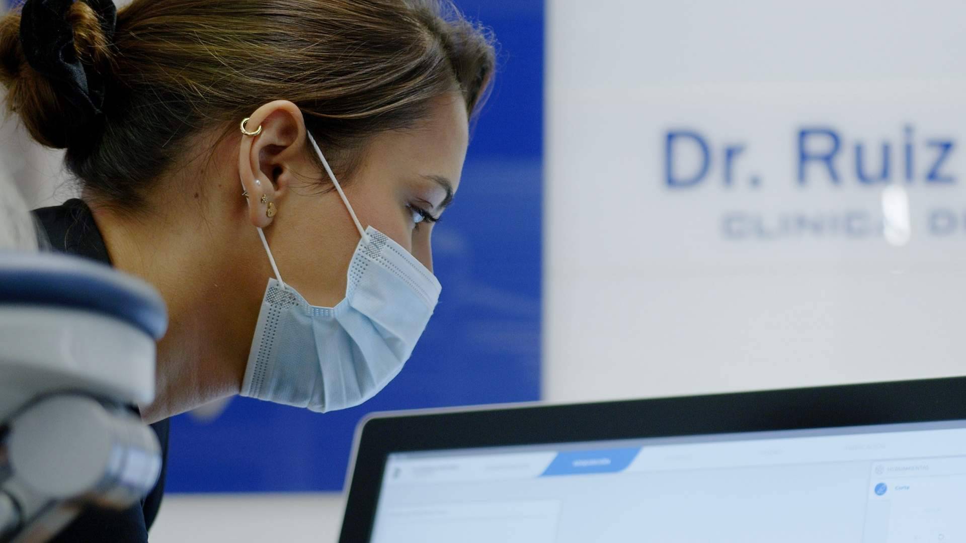 'Dentista Cerca de Mí' ; guía completa para transformar la sonrisa