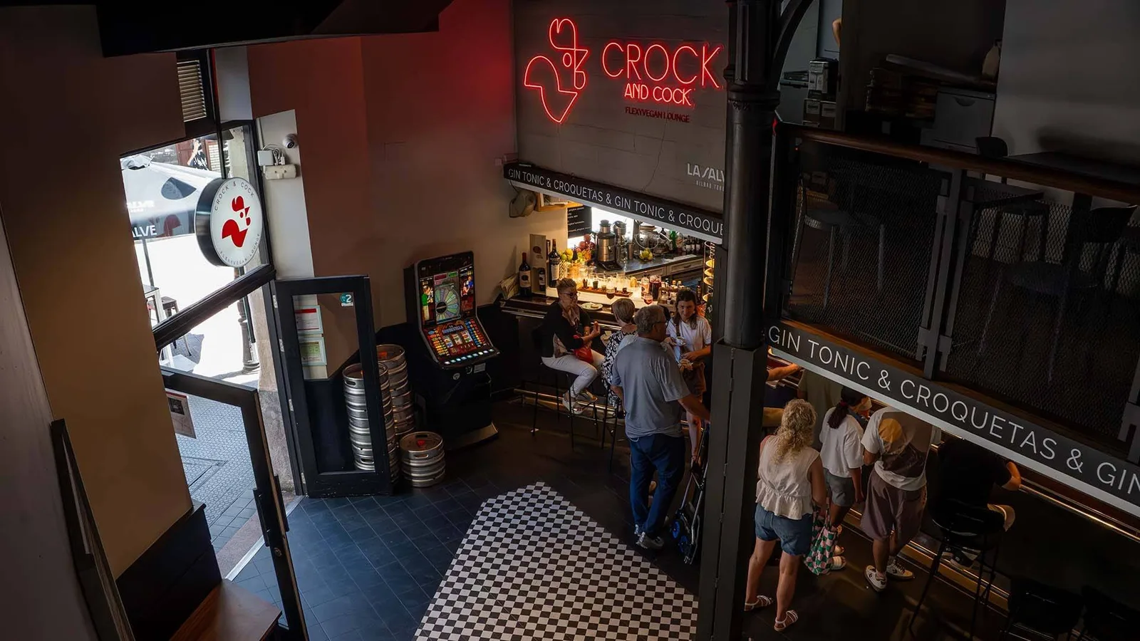 Crock & Cock, el único bar de pintxos del mundo donde conviven, en la misma barra, una carta 100% vegana